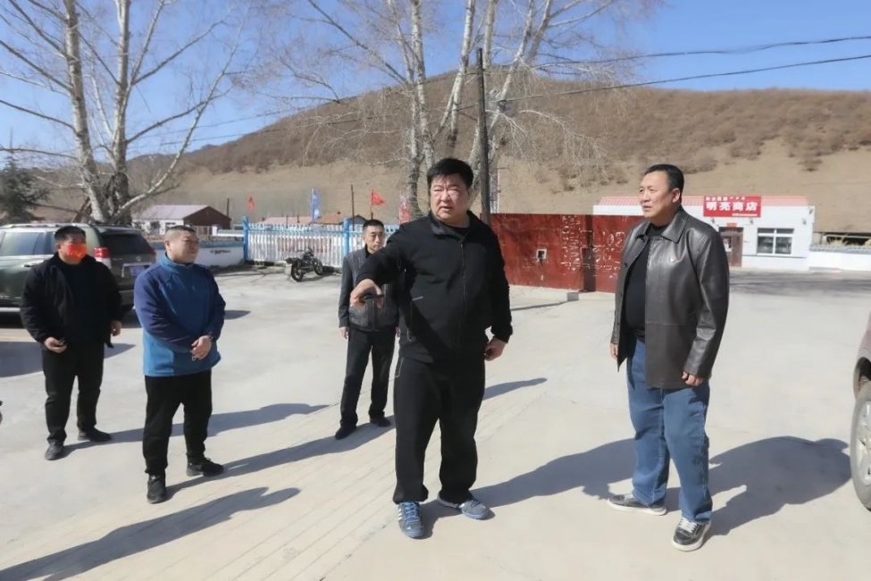 武寶林一行督導檢查清明假期森林草原防火和禁止焚燒秸稈工作